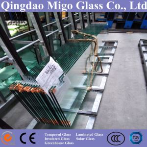 Dveře z tvrzeného skla s otvory