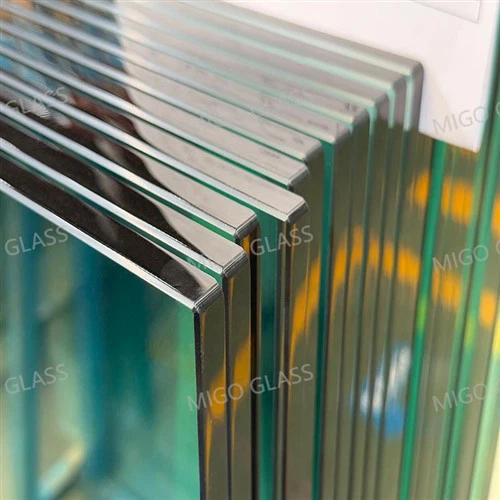 Oddíly z koupelny skla