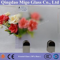 Ultra jasný kyselinou leptaný mléčné sklo (50 % Haze)